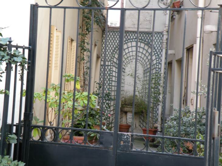  cour d'immeuble, rue Tournefort