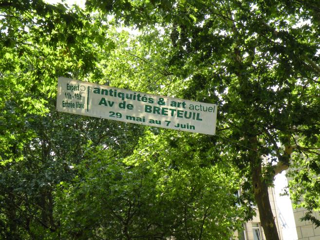  antiquit et art actuel, avenue de Breteuil