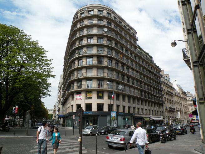  immeuble d'habitations, avec balcons, quartier des Champs Elyses