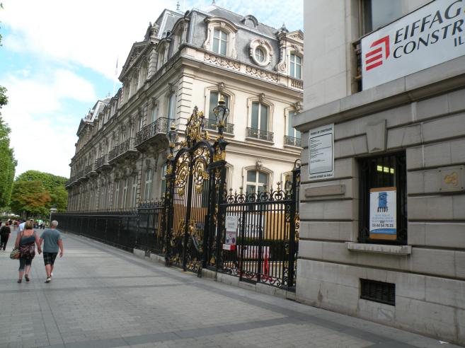  grille en fer forg dor, Avenue des Champs Elyses