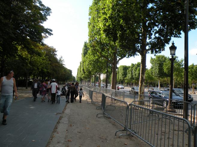  barrires de protection pour les dfils, Champs Elyses