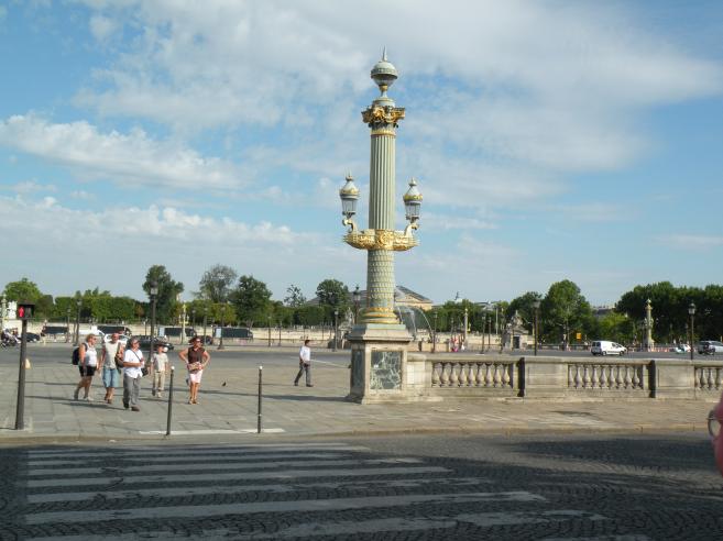  lampadaire en forme de cactus, place de la concorde