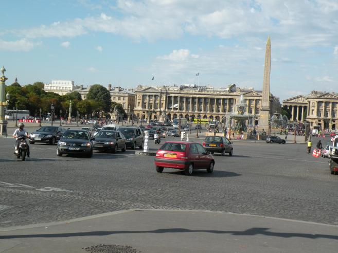  circulation sur la place de la Concorde