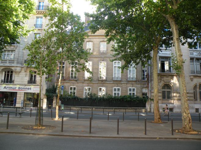  bel immeuble,64 bd Raspail