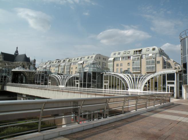  architecture futuriste, forum des Halles