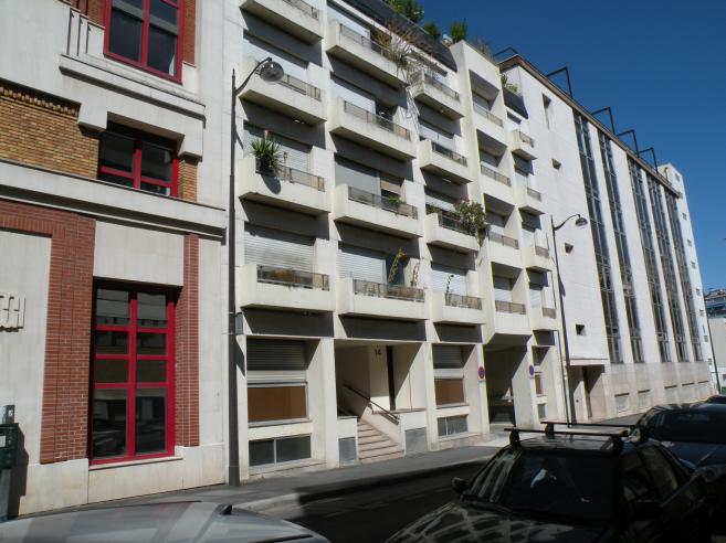  immeuble avec petits balcons, rue Cabanis, 14e