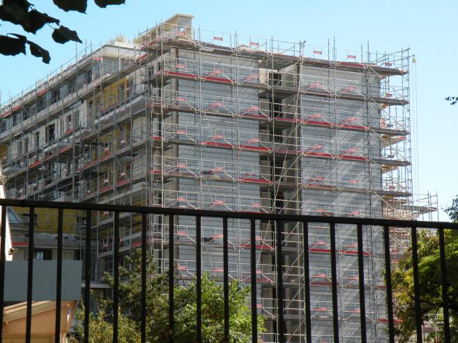  immeuble en cours de rnovation, rue du Chteau des Rentiers