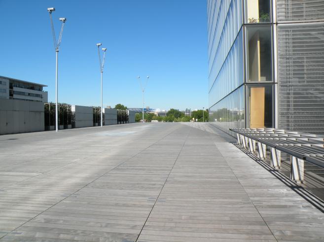  bibliothque Franois Mitterrand, esplanade en bois exotique