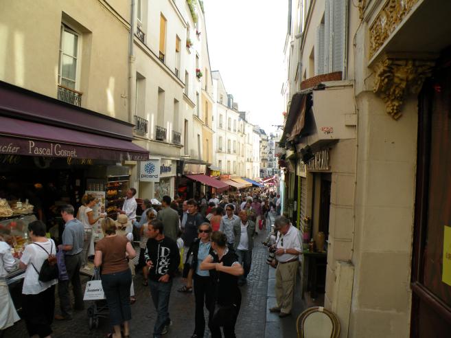  badauds, rue Mouffetard