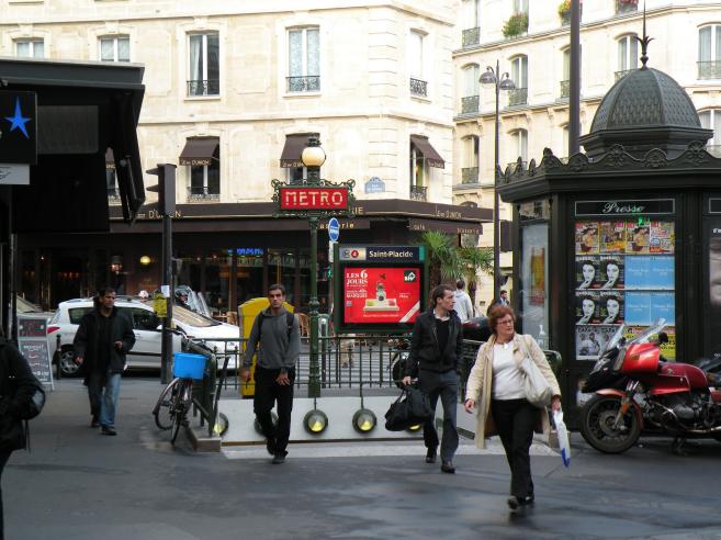  Bouche de mtro Saint-Placide