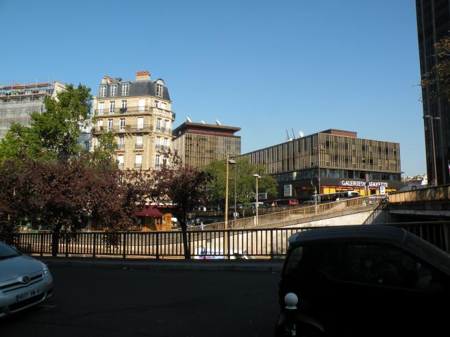  avenue du Maine, au pied de la tour