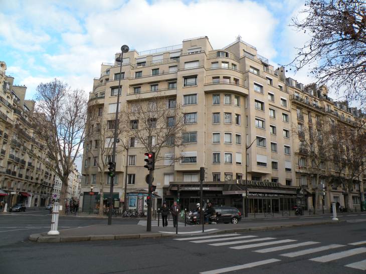  Dans cet immeuble mourut Lon-Paul Fargues (pote, piton de Paris), en 1947