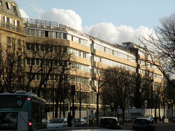  nouvel immeuble (encore en chantier) du groupe hospitalier Cochin