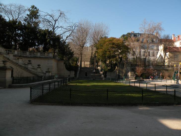  square des Arnes de Lutce