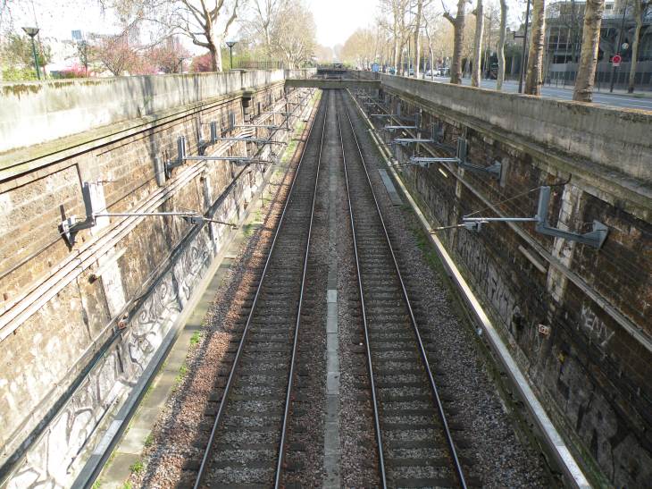  voies SNCF longeant la Seine