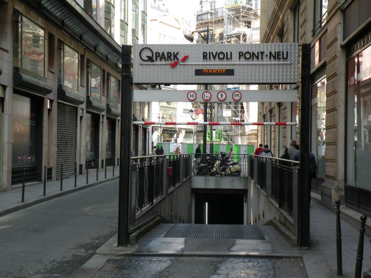  entre du parking Rivoli Pont-Neuf