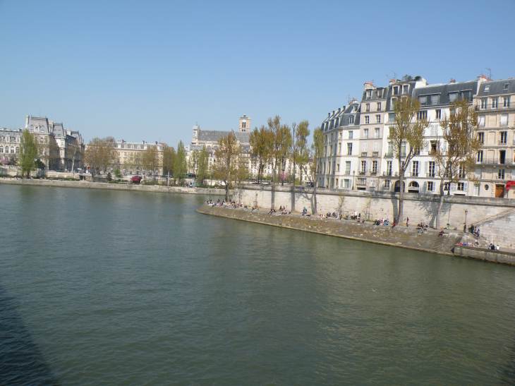  berges du fleuve par temps estival