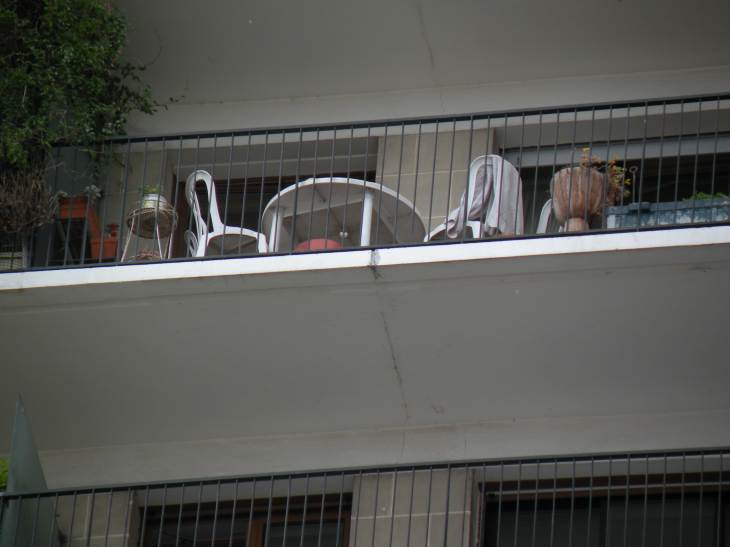  table de jardin, sur balcon