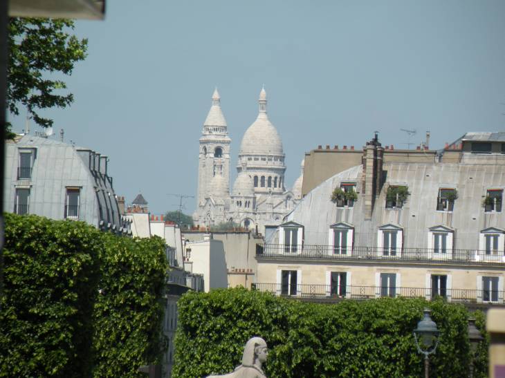  le Sacr Coeur, vu depuis les quais de la Seine