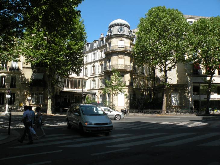  270, boulevard Saint-Germain