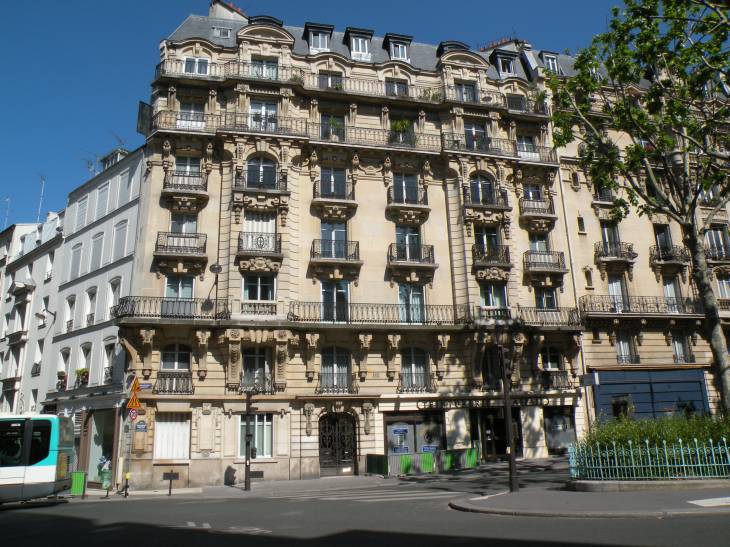  immeuble pittoresque en pierre de taille, 139, boulevard Raspail