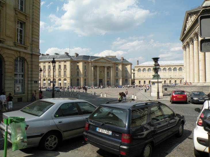  la place des Grands Hommes