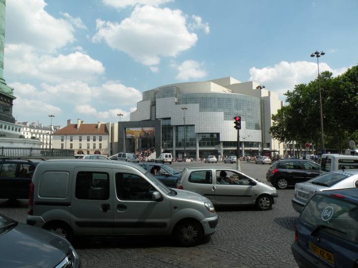  Opra sur la place de la Bastille