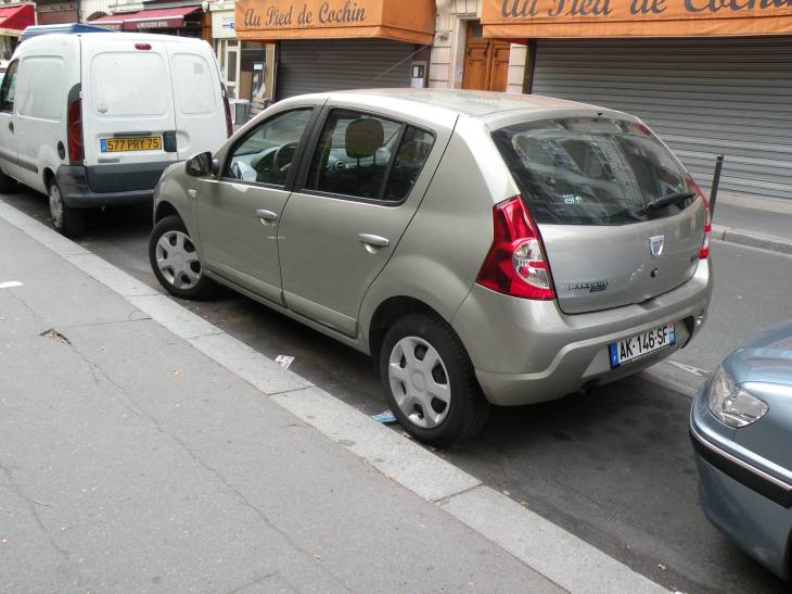  arrire de Dacia sandero