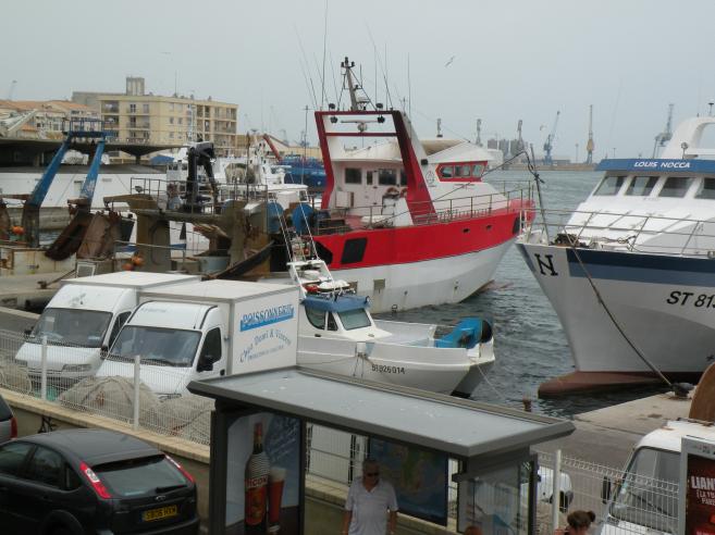  bateaux de pche amarrs au port