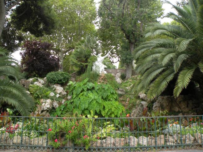  statut dans jardin public