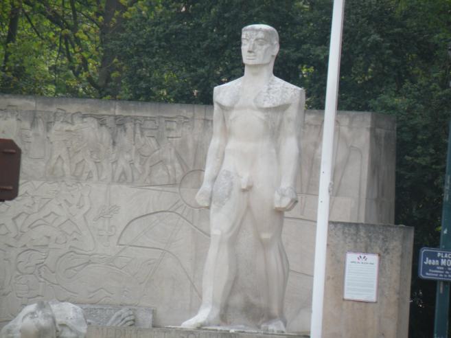  monument, place J.Moulin