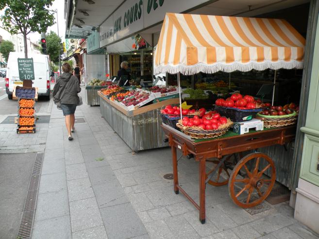  fruits et lgumes, cours de Halles, Ste-Savine