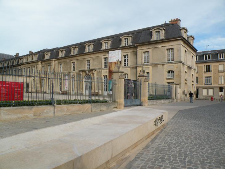  palais du Tau, quartier de la cathdrale
