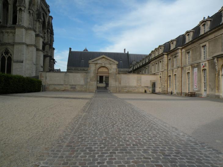  Palais archi-Episcopal