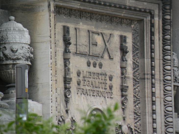  Lex: Libert, Egalit, Fraternit (palais de Justice)