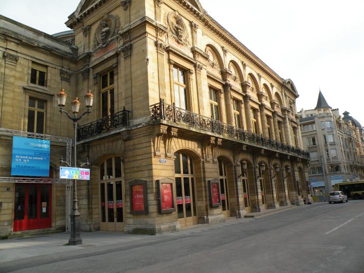  Thtre