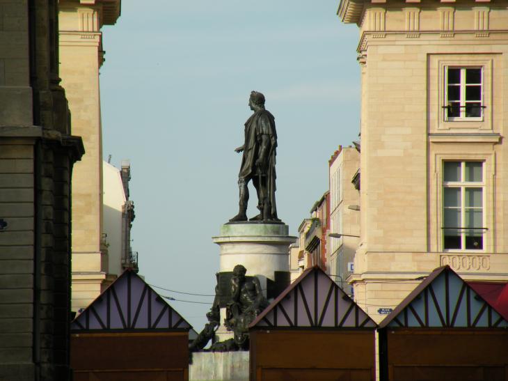  statue de Louis XV, place royale