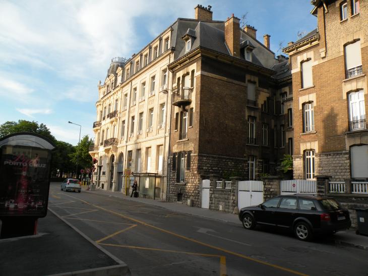  immeuble en briques