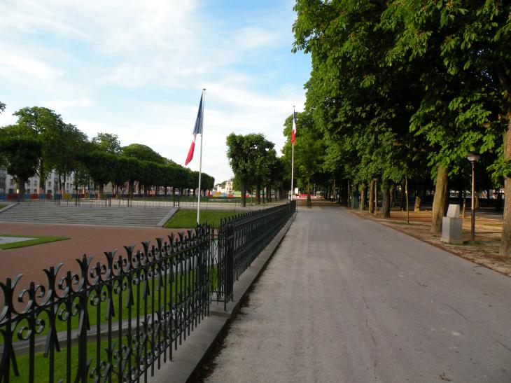  square Colbert