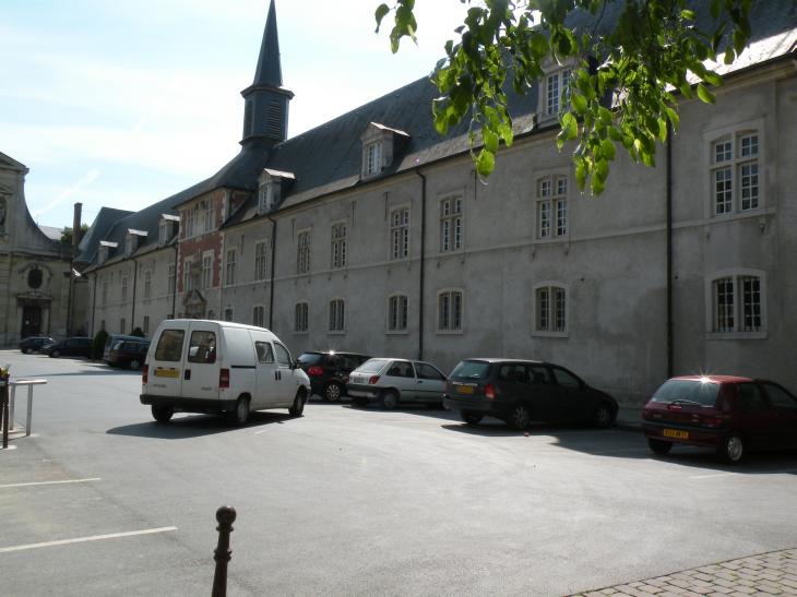  Ancien collge des Jsuites