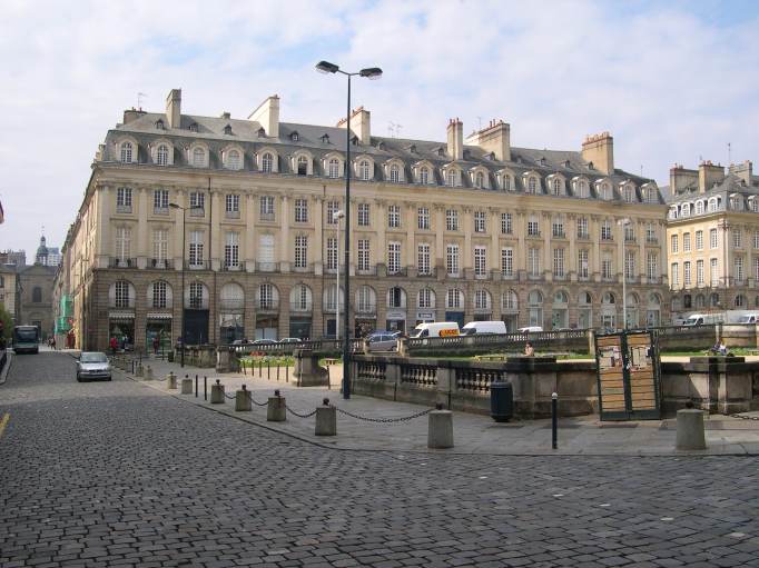  Immeubles donnant sur la place du Parlement de Bretagne