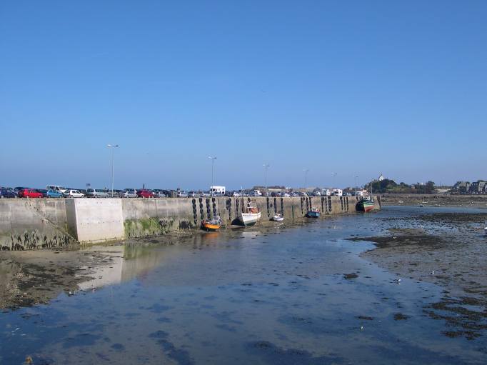  bateaux accrochs au port