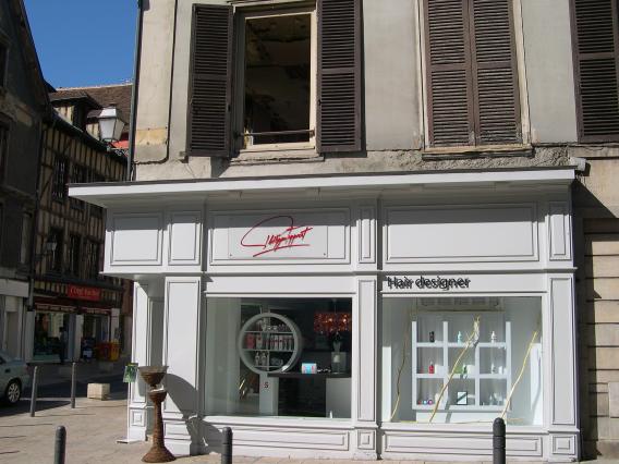  Hair designer (rue Juvenal des Ursins)