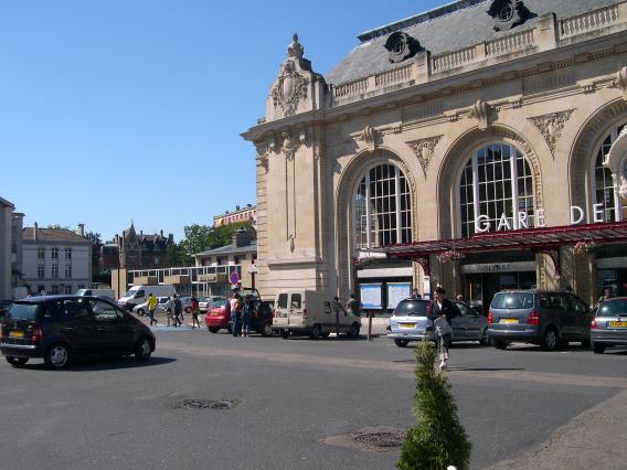 Gare ferroviaire