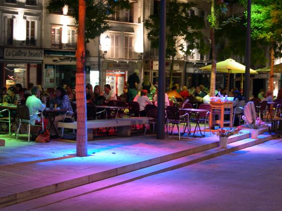  Terrasses de restaurnats de la place Jean Jaurs