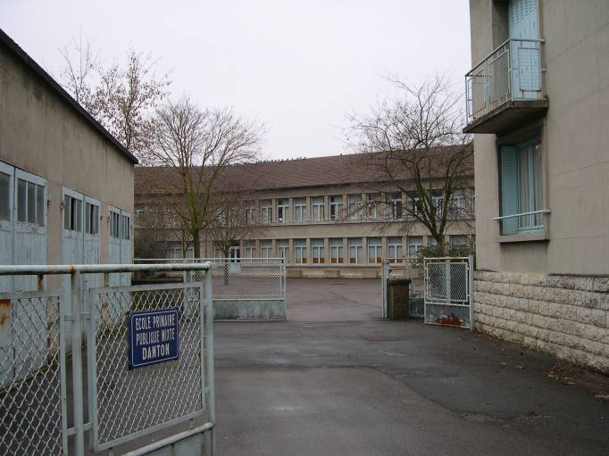  Ecole primaire Danton, rue de Molesmes