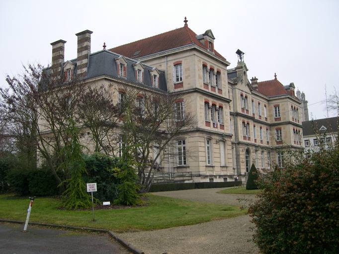 Centre municipal d'Action Sociale (place de La Tour)